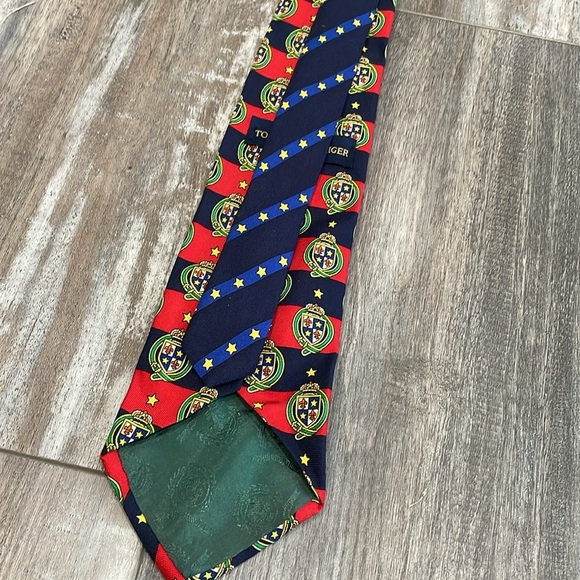 Tommy Hilfiger Silk Necktie Tie Preppy Stripe Stars Crest EUC Work Collegiate - Picture 5 of 6